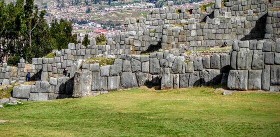 Sacsayhuamán y el torreón de Muyucmarca