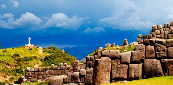 Sacsayhuamán y el torreón de Muyucmarca