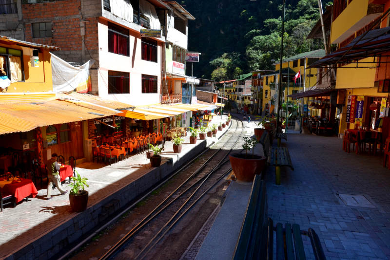 Vía principal donde circula el tren – Aguas Calientes